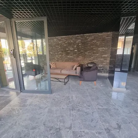 Royal Exclusive Kleopatra, * Αλάνια